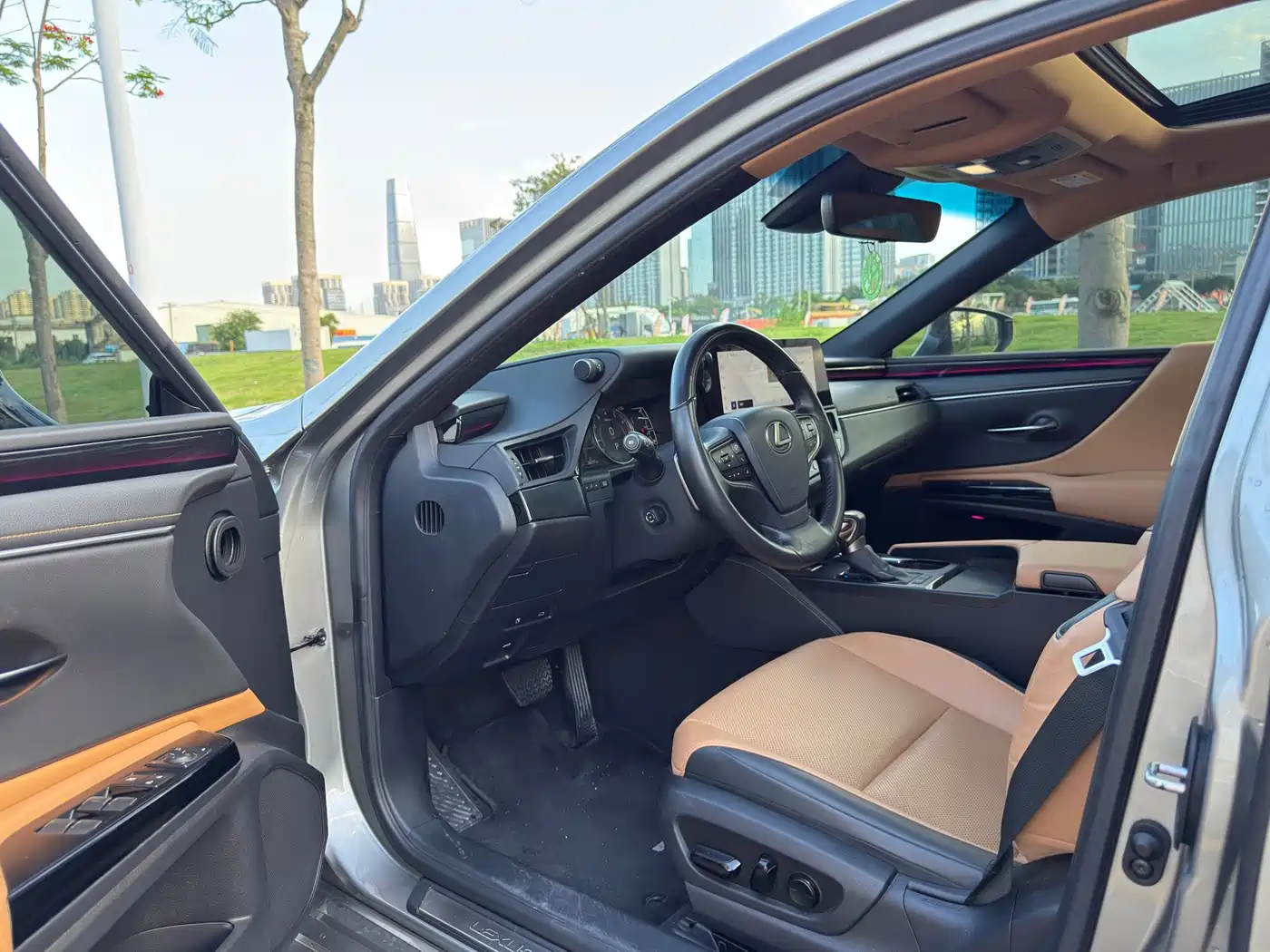 Lexus ES 2023 200 Excellence Edition фото 8