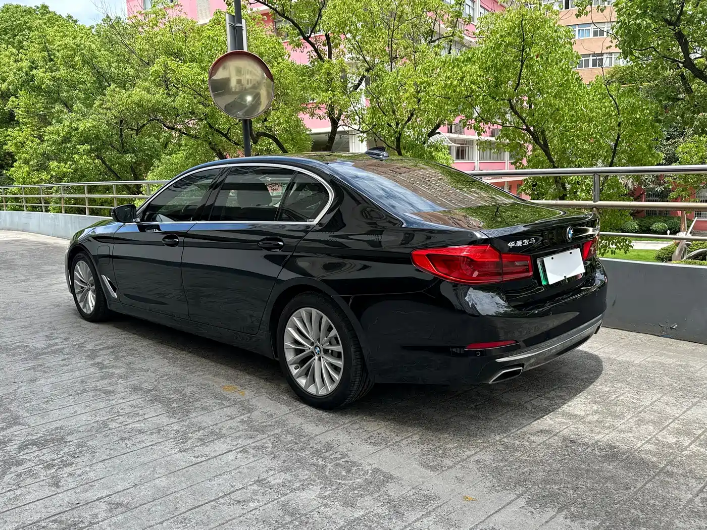 BMW 5 Series New Energy 2020 530Le Range Upgrade Luxury Package фото 14