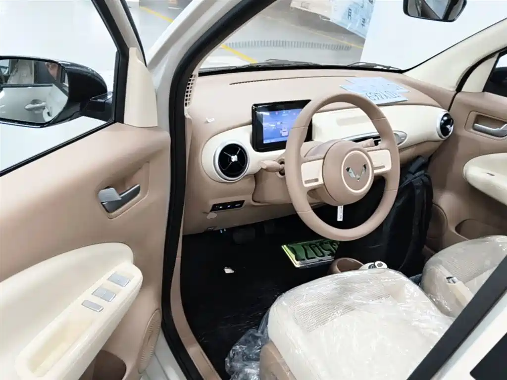 Wuling Motors Hongguang MINIEV 2026 2025 4-Door Advanced