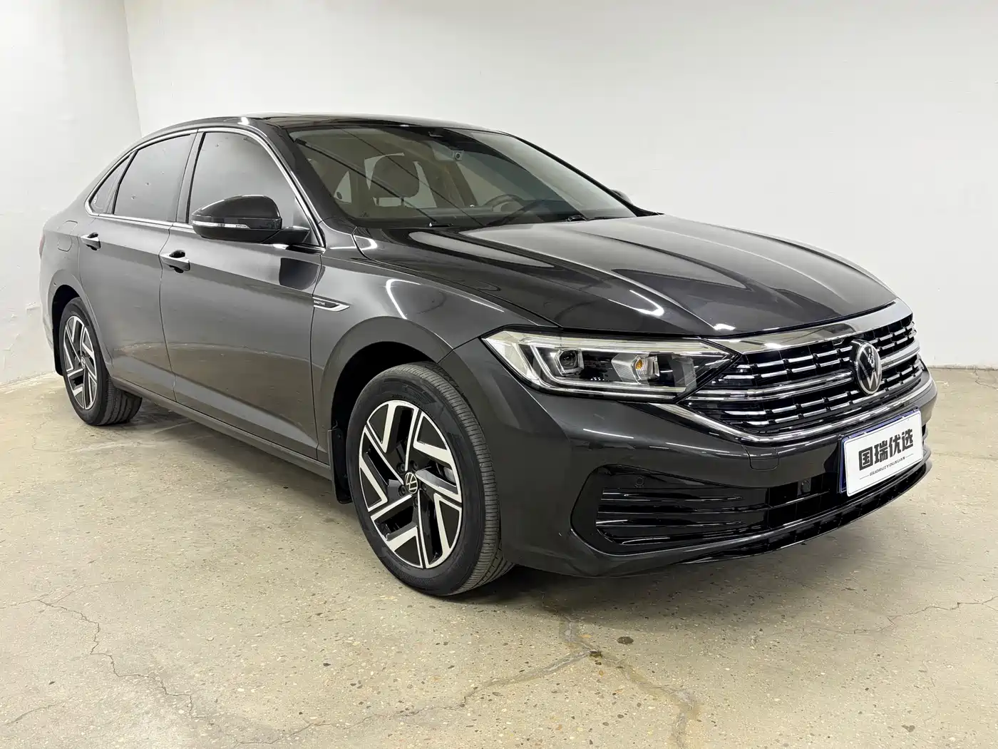 Volkswagen Sagitar 2023 Model Year 280TSI DSG Surpass Edition фото 3