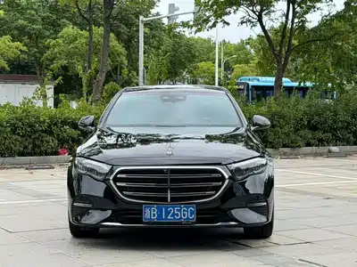 Mercedes-Benz E