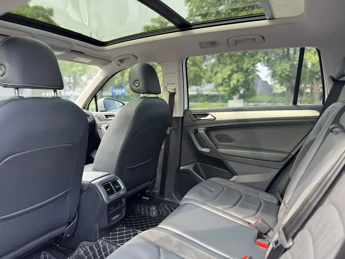 Volkswagen Tiguan L 2021 330TSI Automatic 2WD Smart фото 9