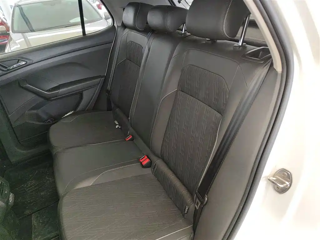Volkswagen T-Cross 2019 1.5L Automatic Comfort Edition фото 13