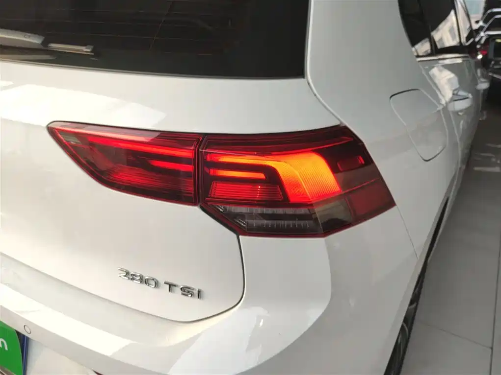 Volkswagen Golf 2023 Facelift 280TSI DSG Pro фото 8