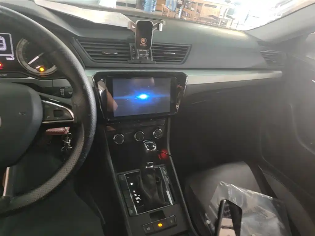 Škoda Superb 2018 TSI280 DSG Standard (China V) фото 10