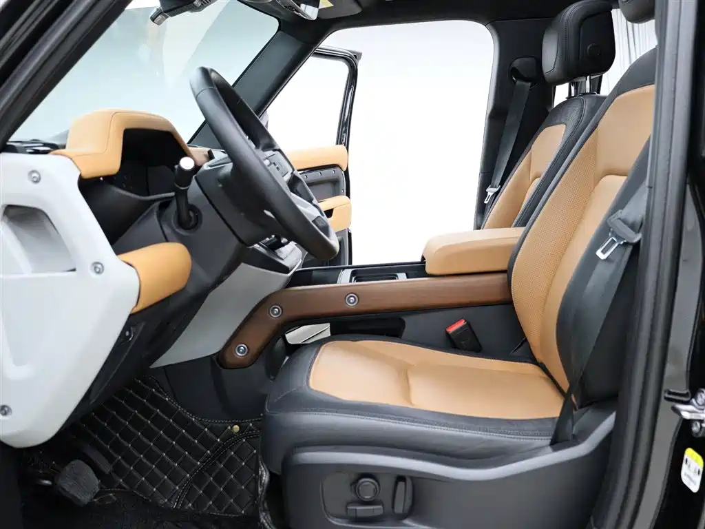 Land Rover Defender 2024 110 3.0T P400 Dark Special Edition фото 2
