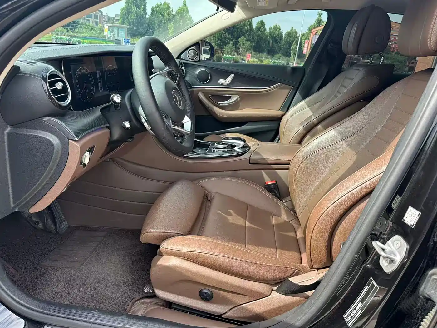 Mercedes-Benz E-Class 2016 E 200 L Sport Type фото 10