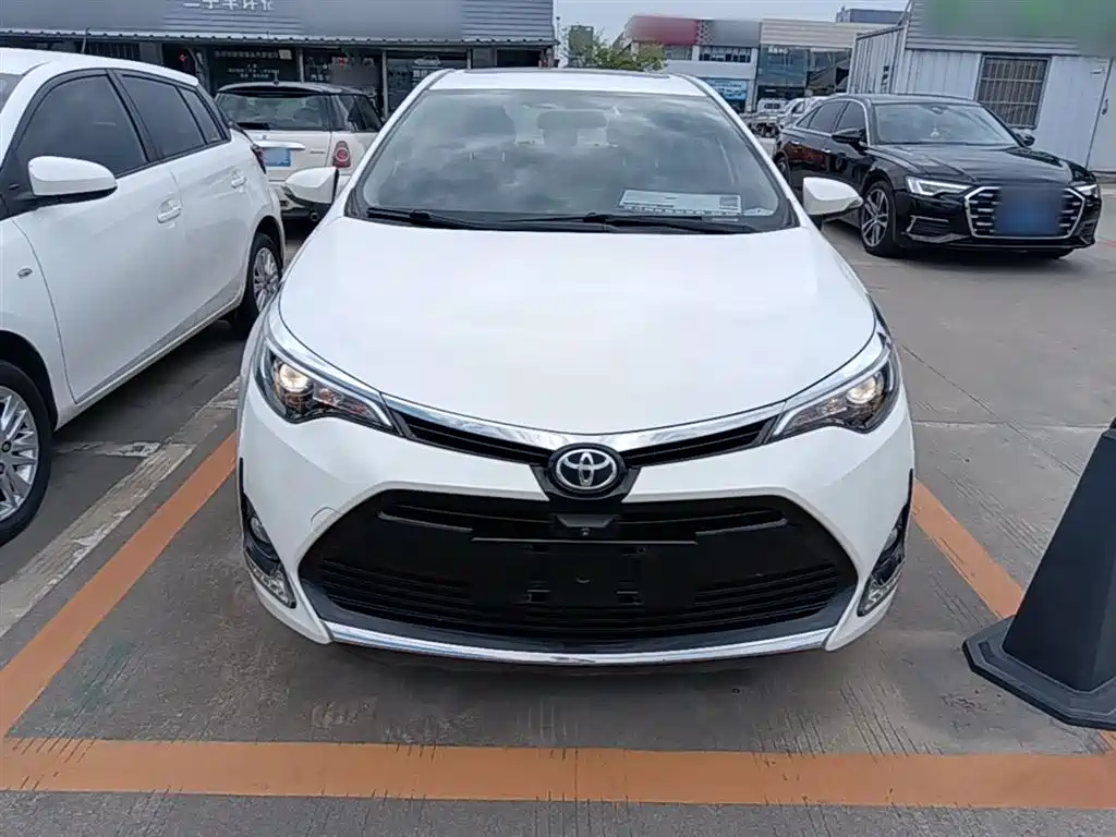 Toyota Levin 2018 185T CVT Premium Edition China V фото 3
