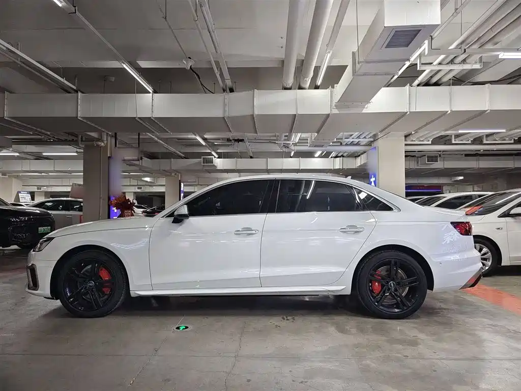Audi A4L 2020 40 TFSI Luxury Dynamic фото 9
