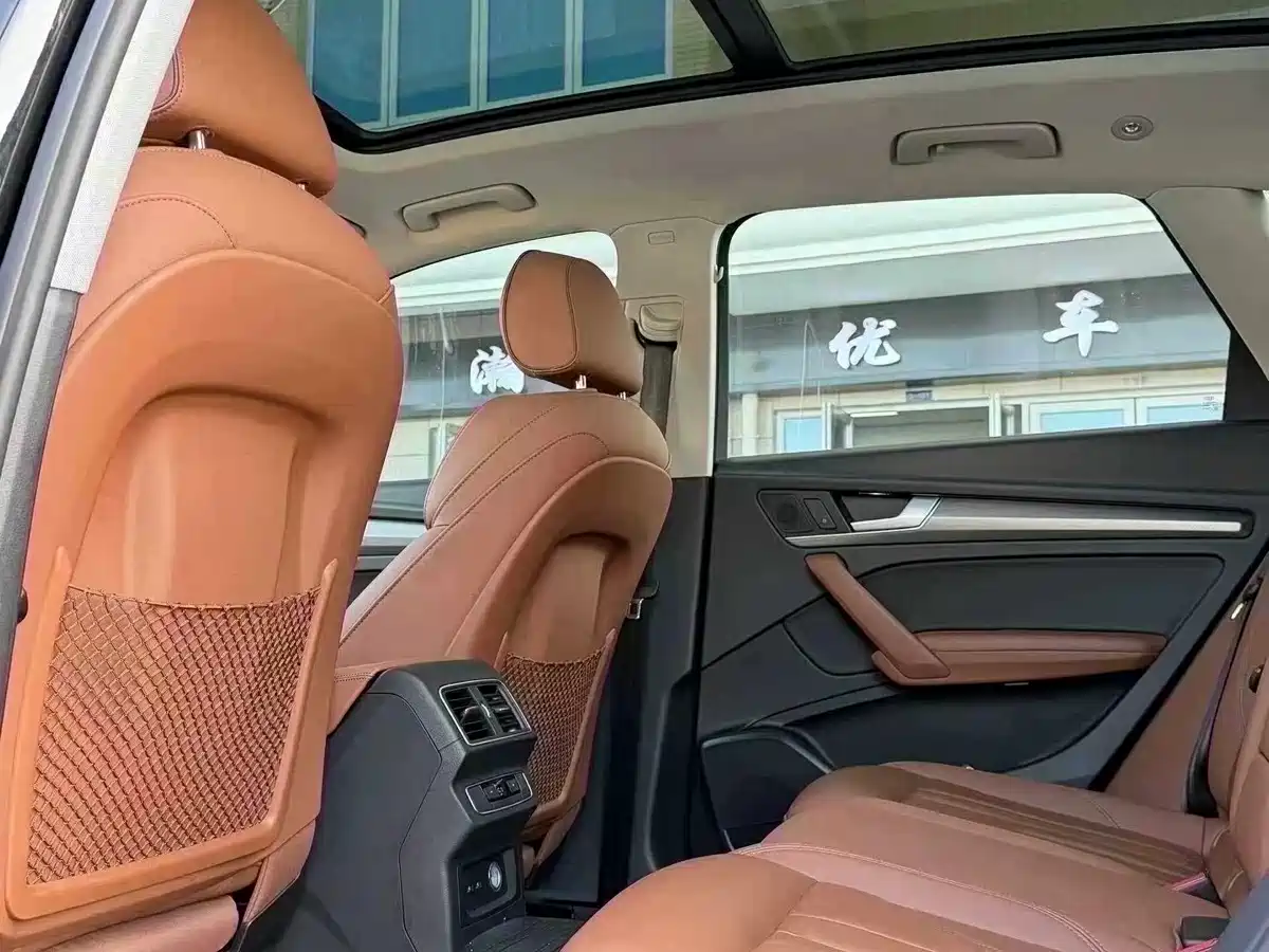 Audi Q5L 2022 40T Luxury Dynamic фото 8
