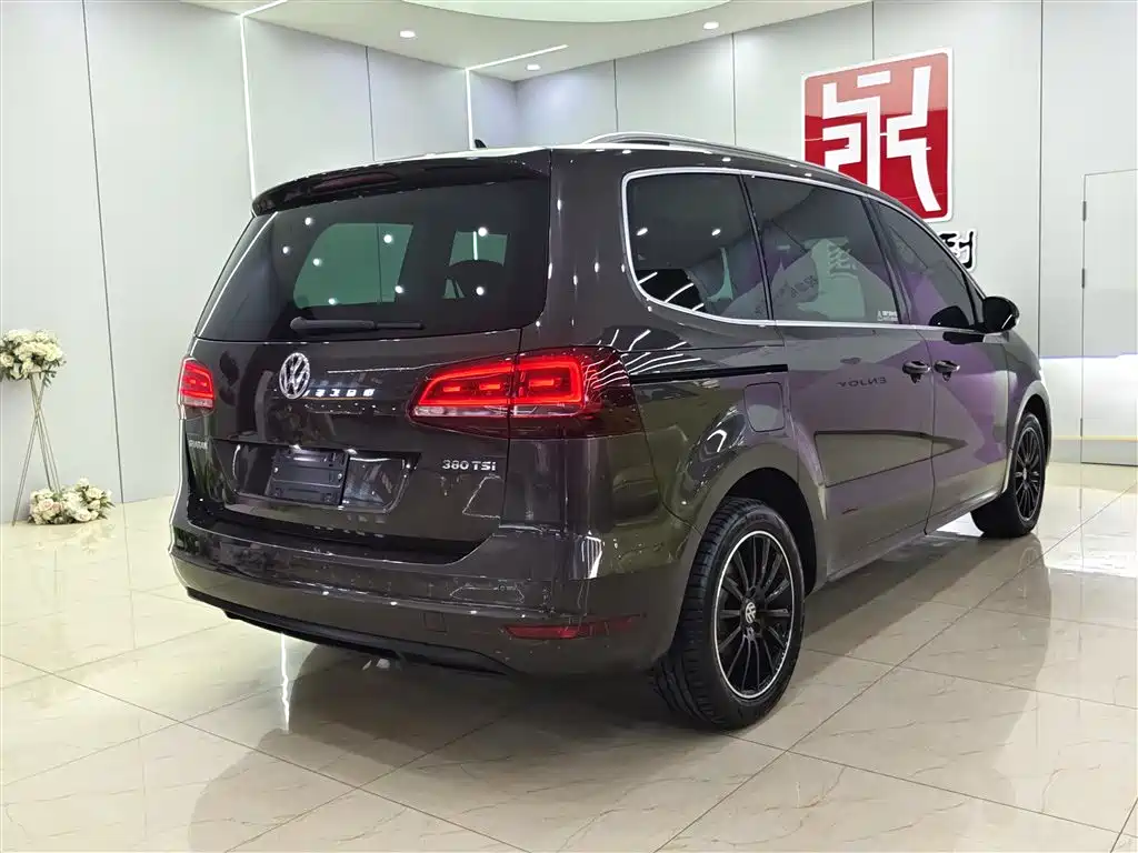 Volkswagen Sharan 2018 380TSI Premium 7-Seater фото 6