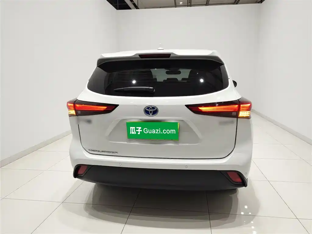 TOYOTA HIGHLANDER