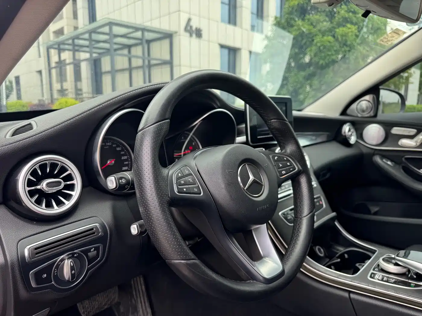 Mercedes-Benz C-Class 2018 C 200 L Sport Edition фото 8