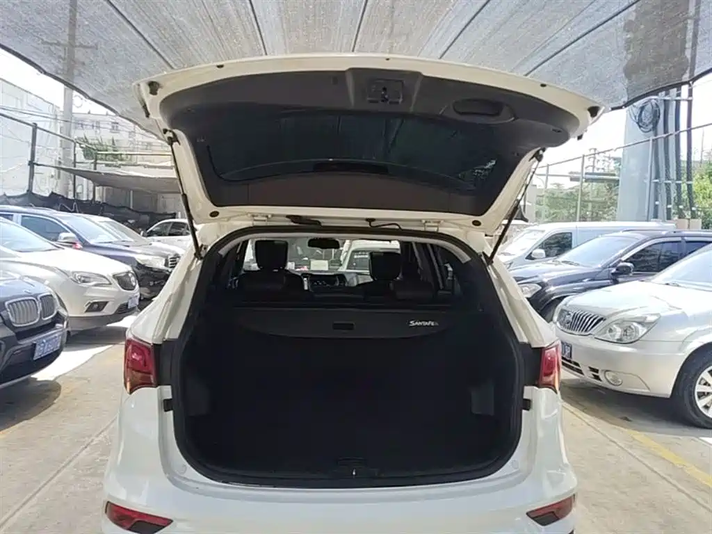 Hyundai Santa Fe 2017 2.4L Automatic 2WD Intelligent 5-Seater фото 19