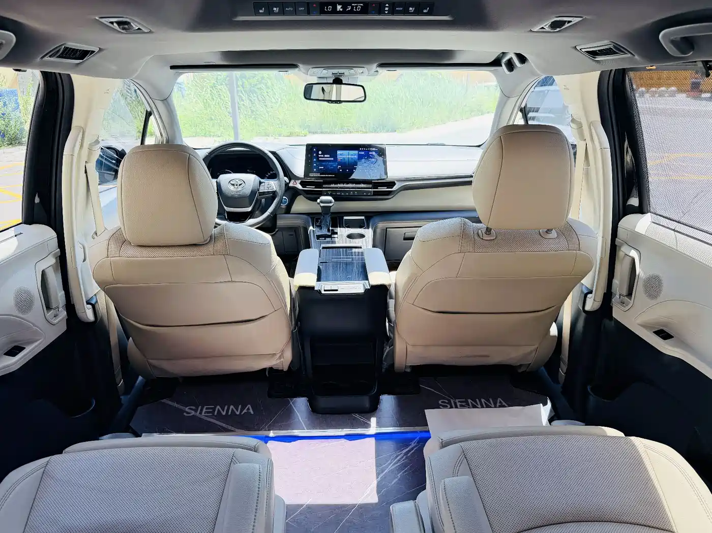 Toyota Sienna 2021 2.5L Hybrid Premium Edition фото 9
