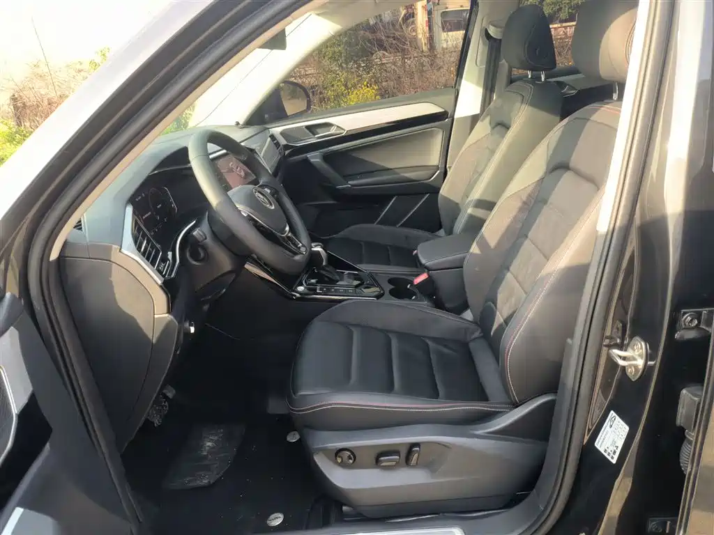 Volkswagen Tayron 2022 330TSI 2WD Luxury Smart Connect Plus фото 15