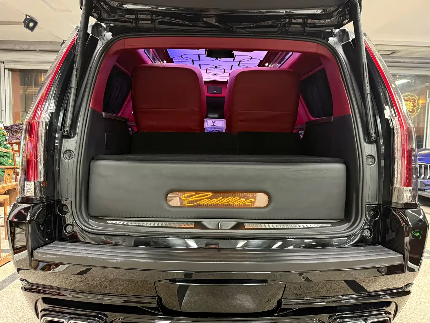 Cadillac Escalade 2017 6.2L ESV Platinum Extended фото 28