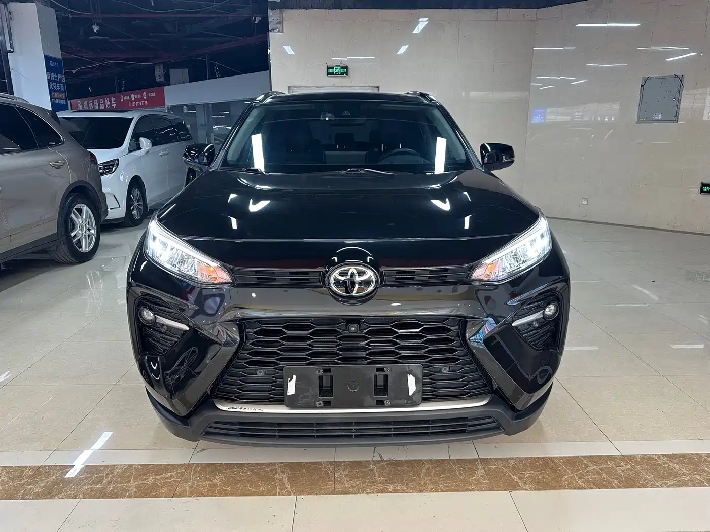 Toyota Wildlander 2022 2.0L CVT AWD Tech Edition фото 2