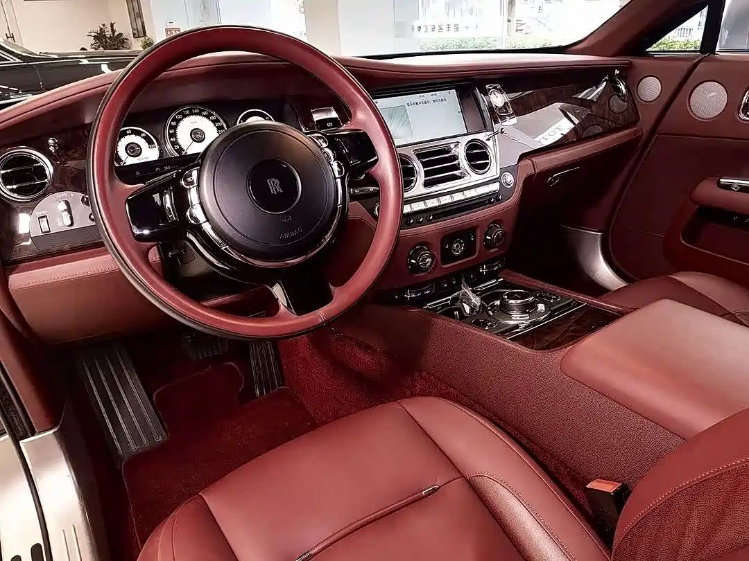 Фото 4 - Rolls-Royce Wraith