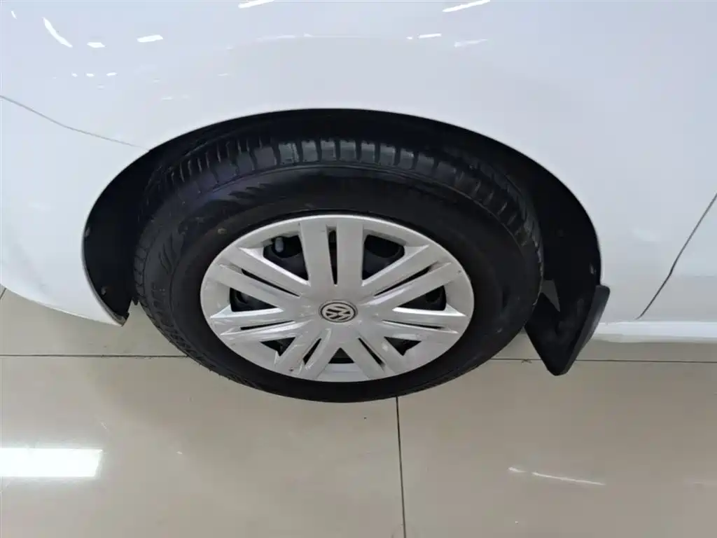 Volkswagen Polo 2016 1.4L Automatic Trend фото 23