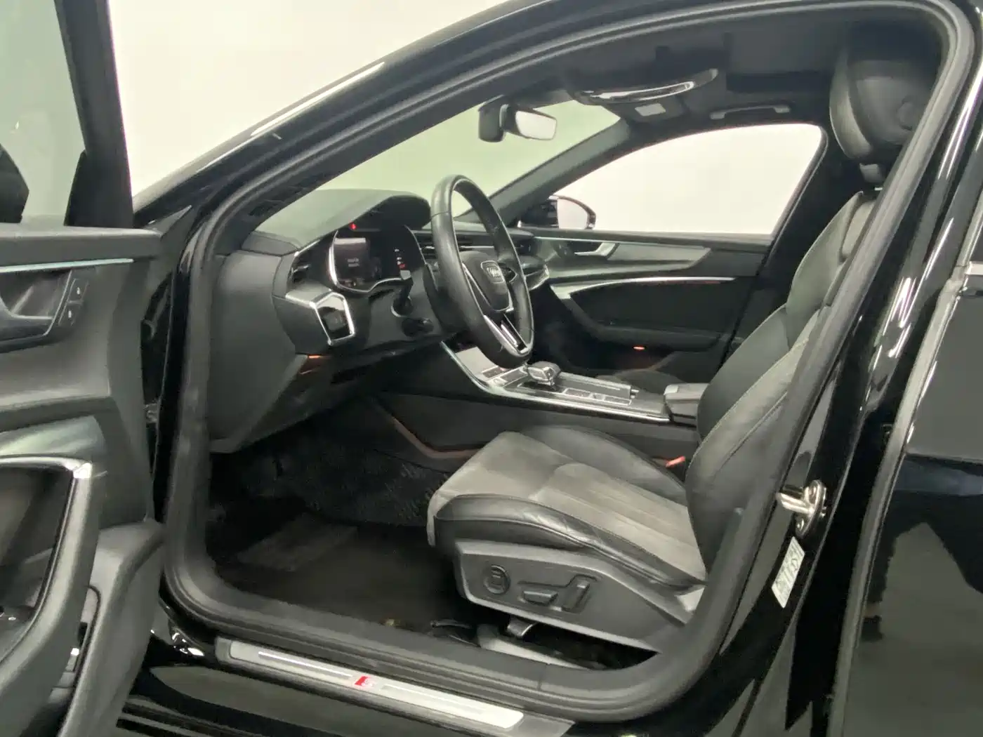 Audi A6L New Energy 2020 55 TFSI e quattro фото 12