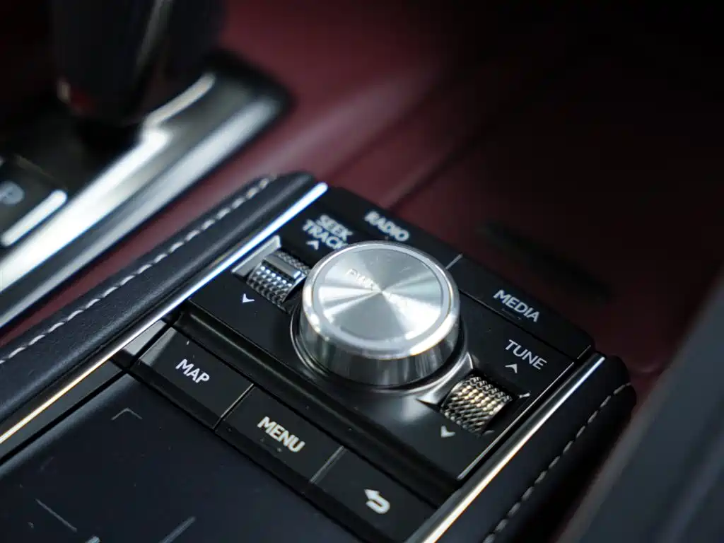 Lexus LC 2018 500h Sport Edition фото 50