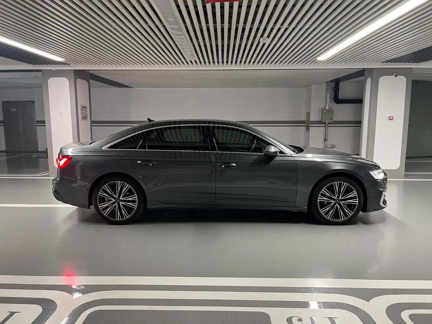 Audi A6L 2022 55 TFSI quattro Premium Elegance фото 26