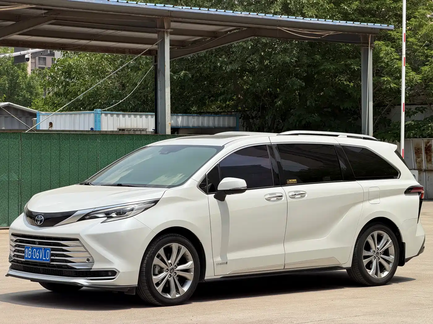 Toyota Sienna 2023 2.5L Hybrid Platinum Edition