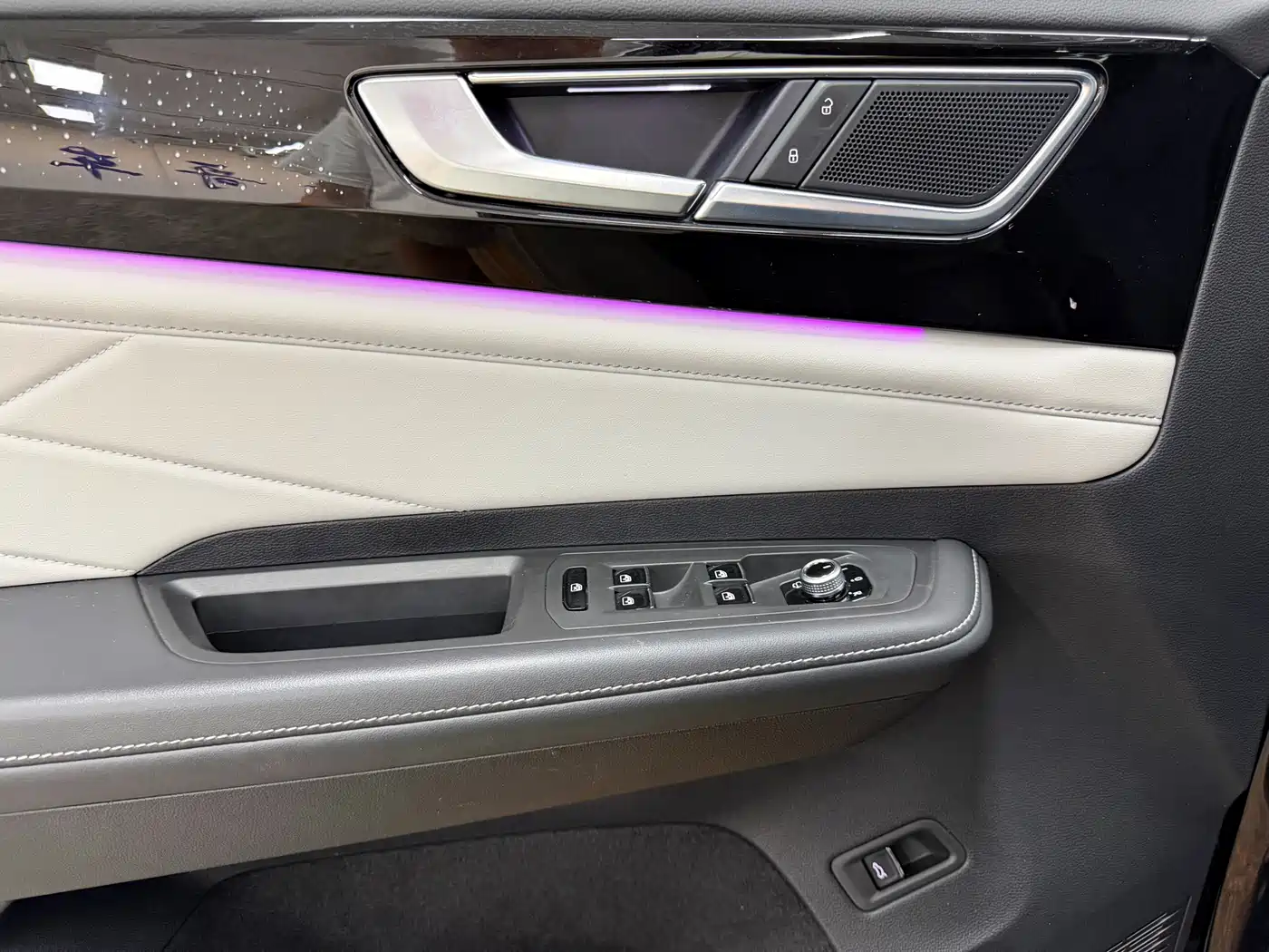 Volkswagen Teramont 2024 380TSI 4WD Prestige Flagship Edition фото 8