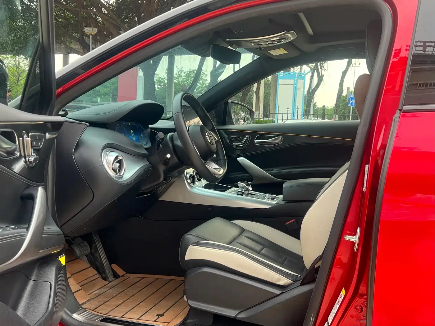 Denza X 2020 PHEV Sport Edition фото 8