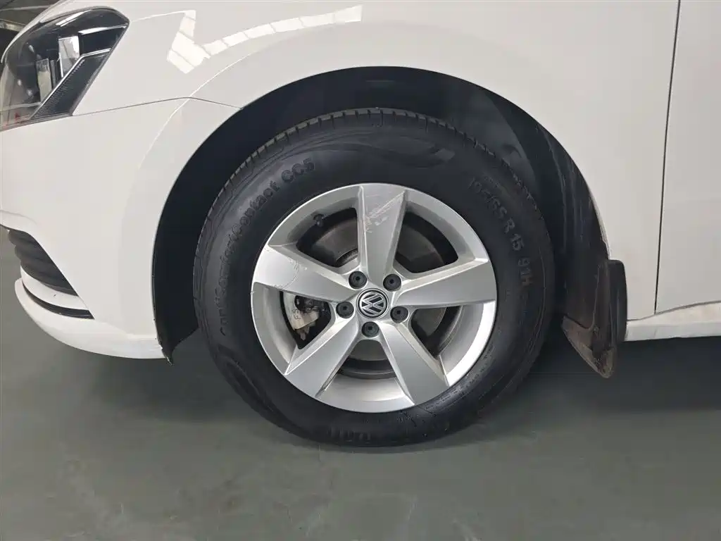 Volkswagen Lavida Tour 2015 1.6L Automatic Trend Edition фото 23
