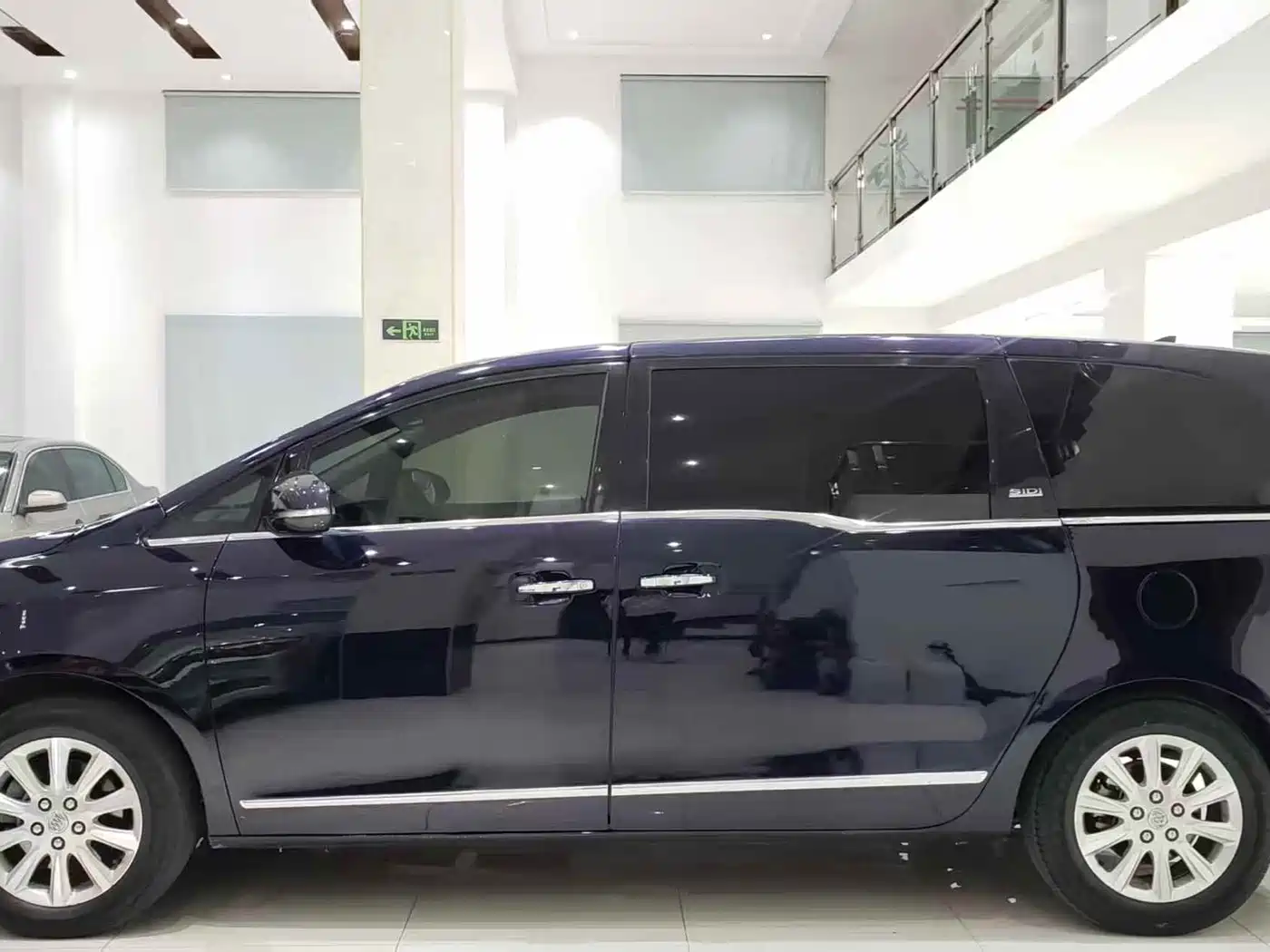 Buick GL8 2011 3.0L GT Luxury Business Elegance Edition фото 16