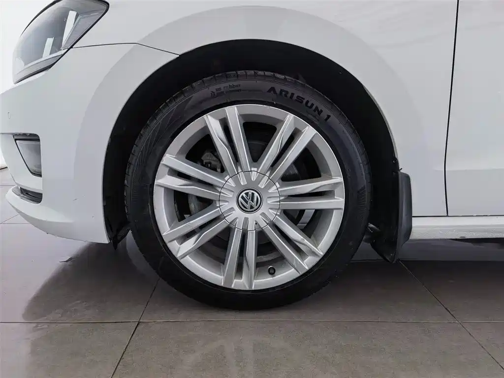 Volkswagen Golf Sportsvan 2016 230TSI Automatic Luxury фото 21