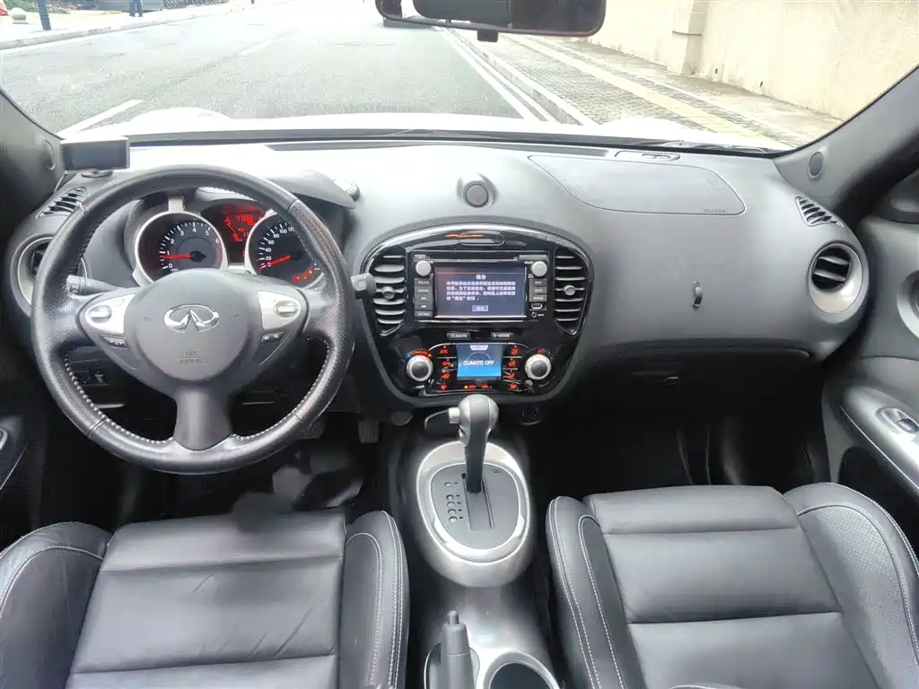 INFINITI ESQ