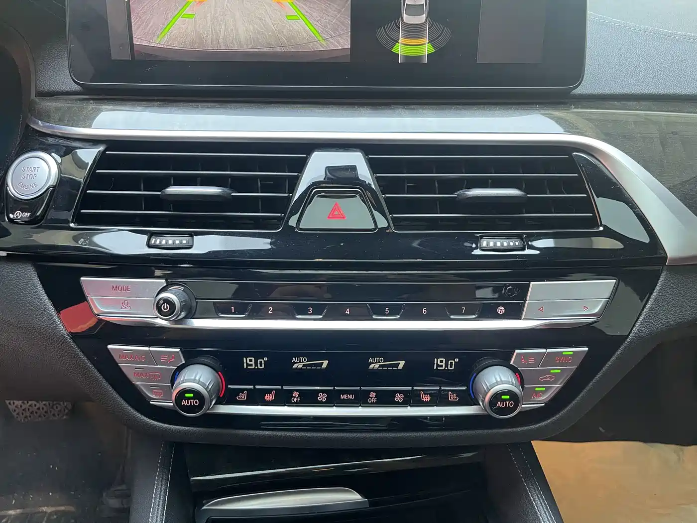 BMW 5 Series 2022 525Li M Sport Package фото 17
