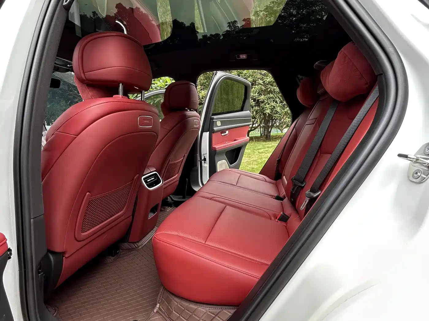 AITO Wenjie AITO M5 2024 Extended Range Max RWD Advanced Smart Driving Edition фото 12