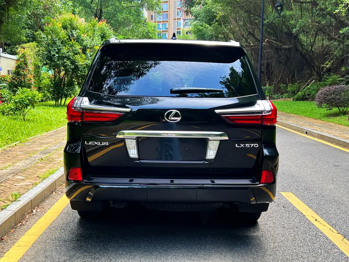 Lexus LX 2017 570 Dynamic Luxury фото 18