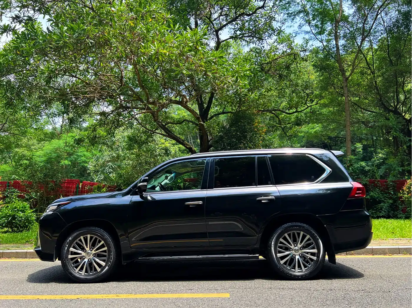 Lexus LX 2017 570 Dynamic Luxury фото 20