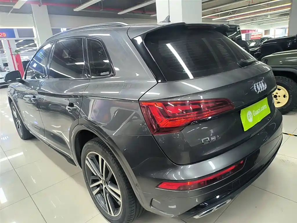 Audi Q5L 2022 40T Luxury Dynamic фото 5