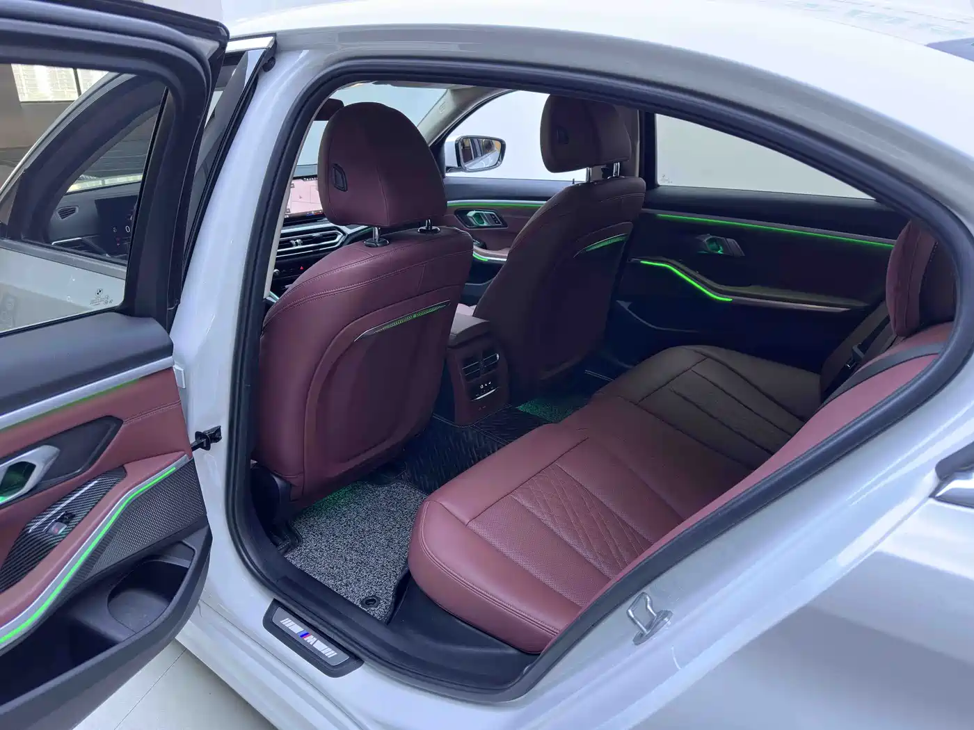BMW 3 Series 2023 320Li M Sport Package фото 18