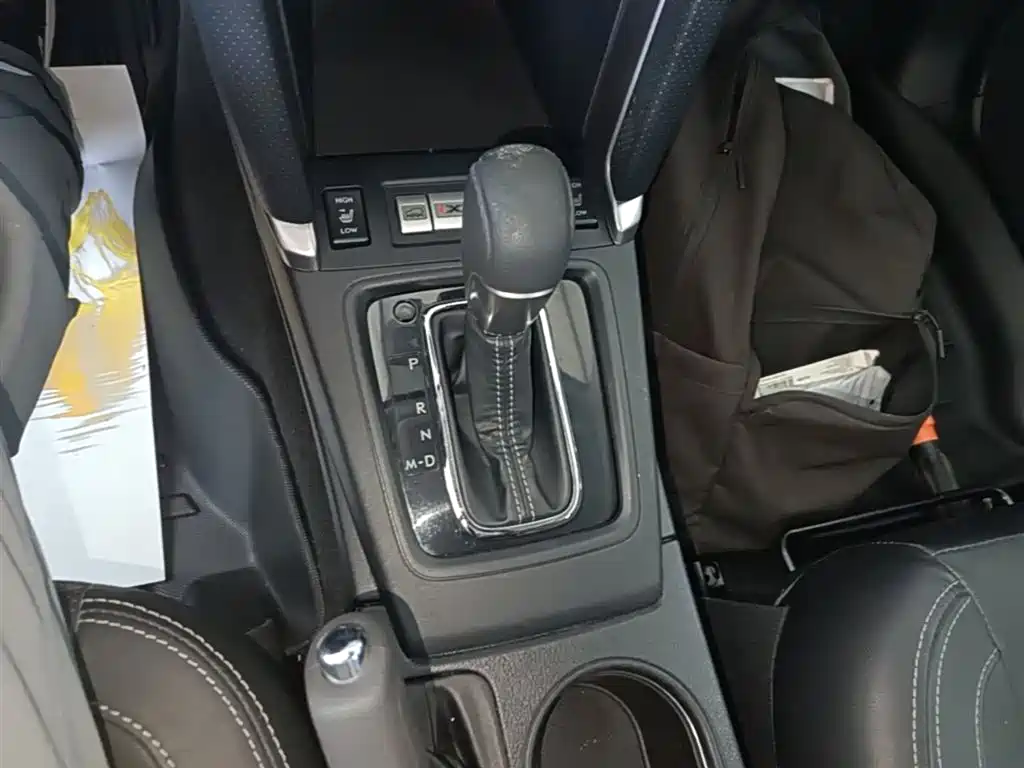 Subaru Forester 2016 2.0i Fashion Navigation Edition фото 14