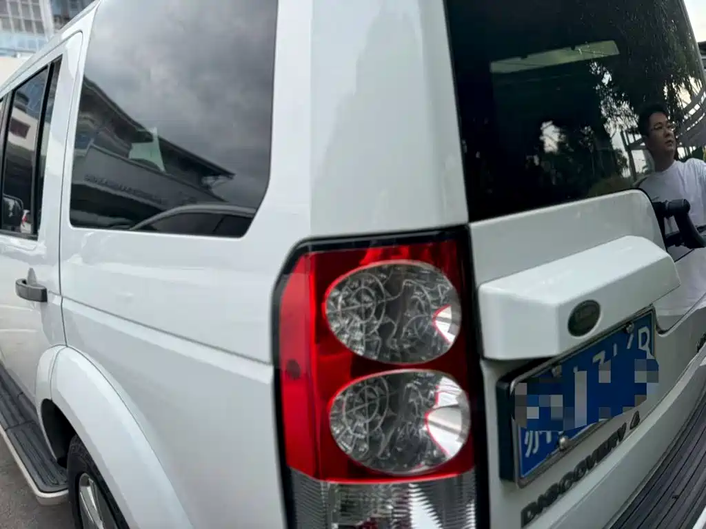 Фото 18 - Land Rover Discovery