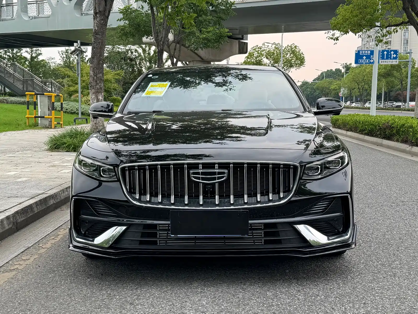 Фото 2 - Geely Preface