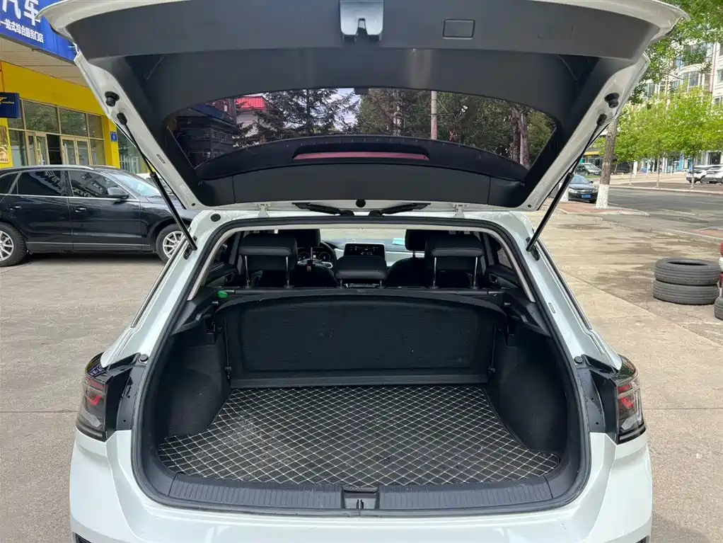 Volkswagen T-ROC 2023 280TSI DSG 2WD Time Edition фото 18