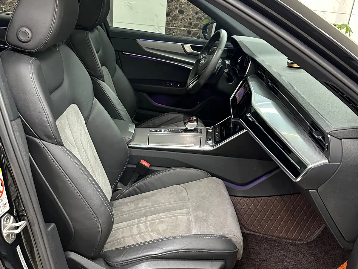 Audi A6L 2021 40 TFSI Luxury Sport фото 9