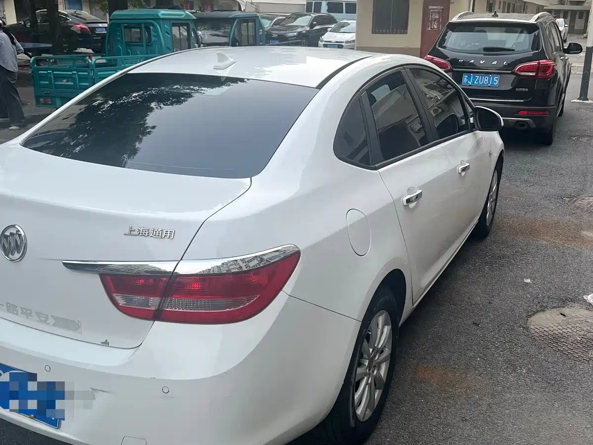 Buick Excelle 2012 GT 1.6L Manual Progressive Edition фото 9