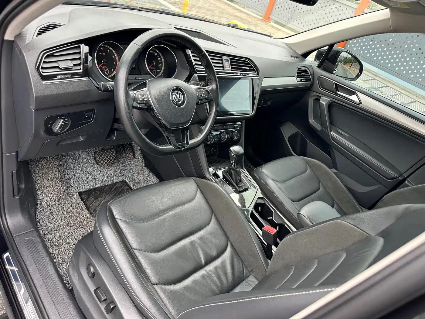 Volkswagen Tiguan L 2020 330TSI Auto 2WD Smart Luxury China VI фото 5