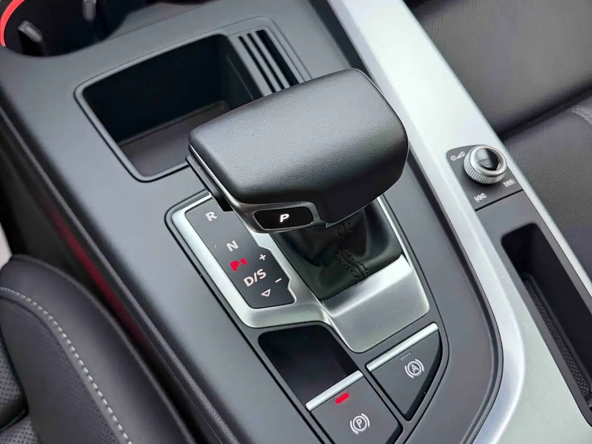 Audi A4L 2020 40 TFSI Fashion Dynamic Edition фото 13