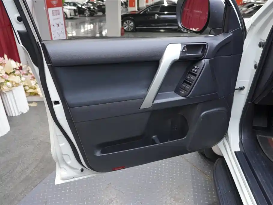 Toyota Prado 2016 2.7L Auto Luxury Edition фото 13