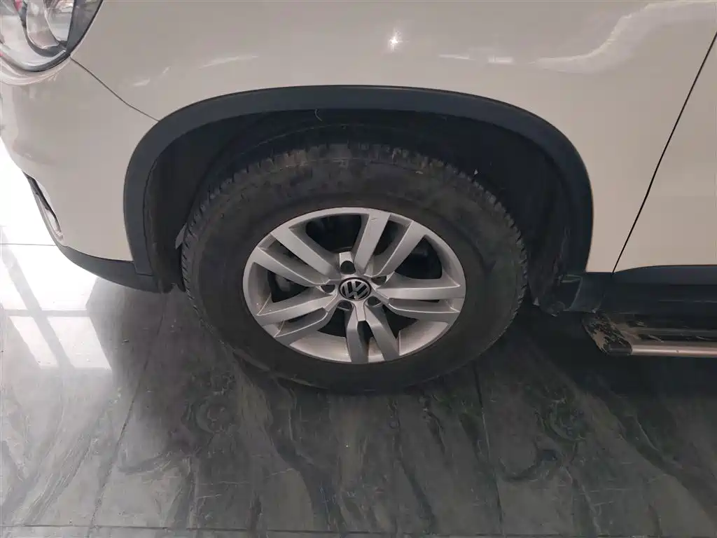 Volkswagen Tiguan 2015 1.8TSI Automatic 2WD Trendline фото 23